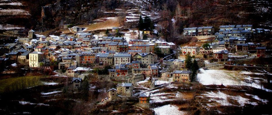 QUERALBS, POBLE MIL.LENARI, T'ESPERA